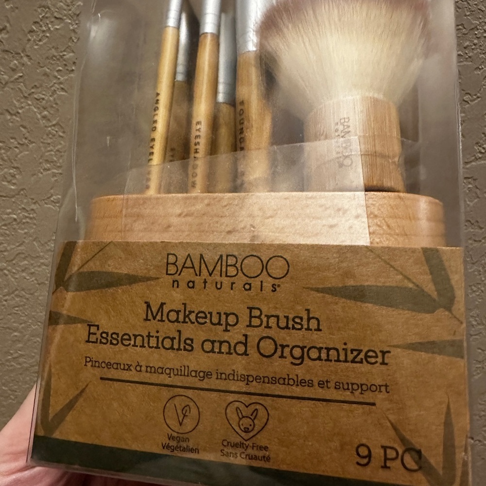 BAMBOO Naturals Brush Essentials with Holder - Picture 2 of 4